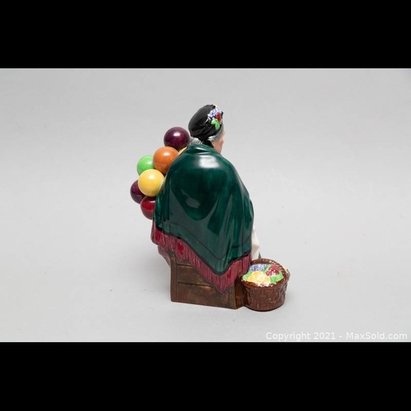 *combo excluded* Royal Doulton Old Balloon Seller - Picture 3 of 5